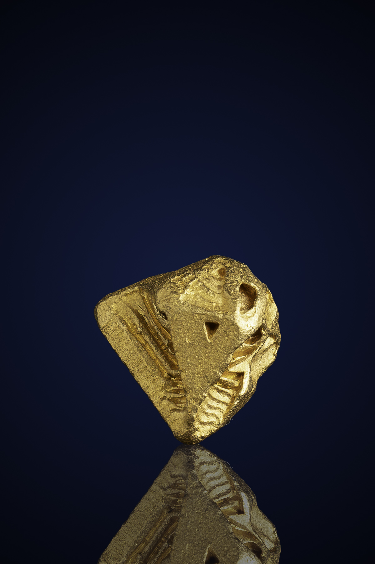 (image for) Stunning, Sculptural Natural Gold Nugget - Venezuela - 3.73 grams